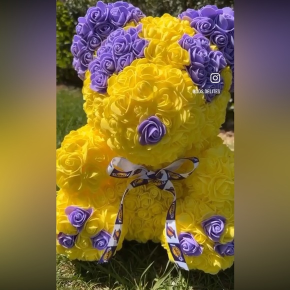 Lakers Rose bear - Picture 1 of 6